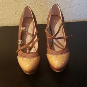 Wedge closed toes shoes